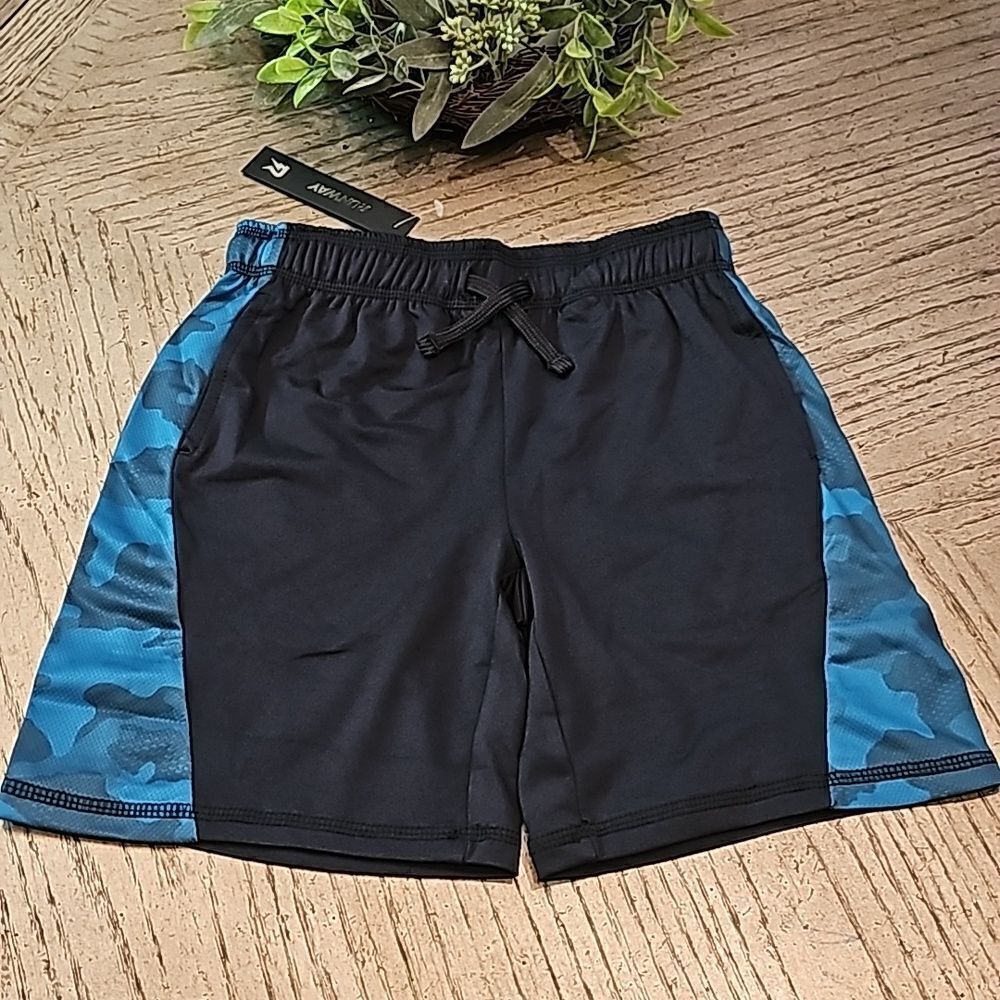 Boys quick dry moisture wicking shorts size 6 NWT